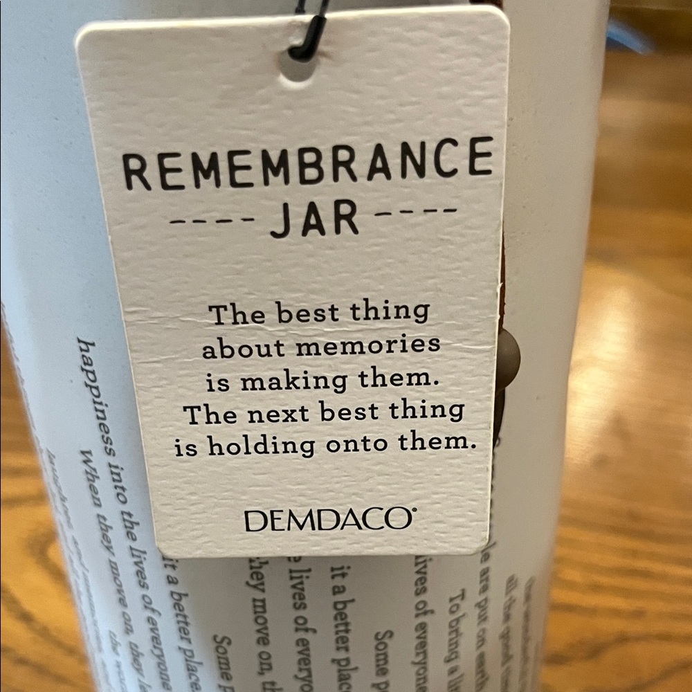 Demdaco Remembrance Jar with Wooden Lid -‎ Cream - Picture 2 of 15